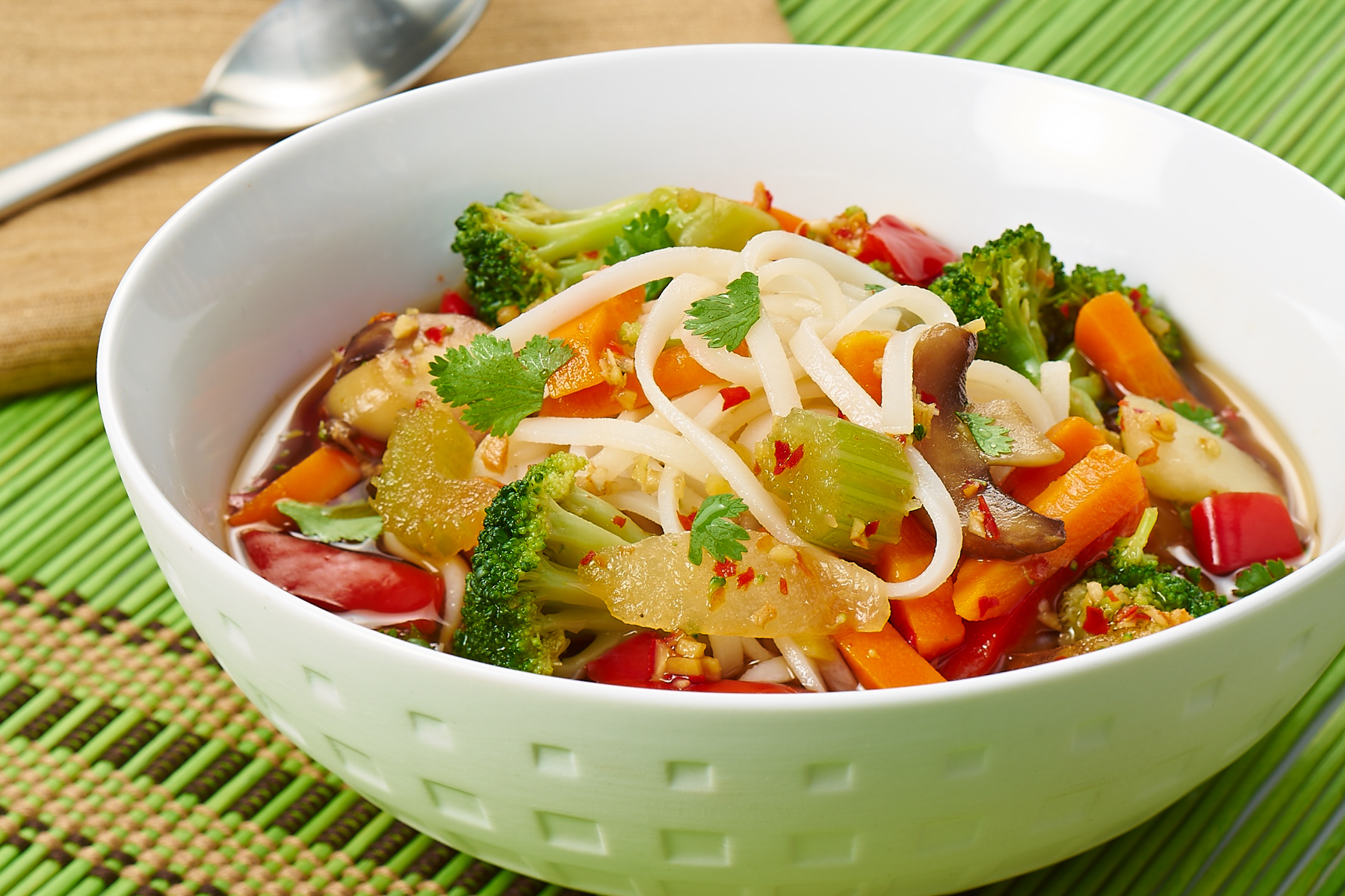 stir-fry-soup-with-rice-noodles-birdseye